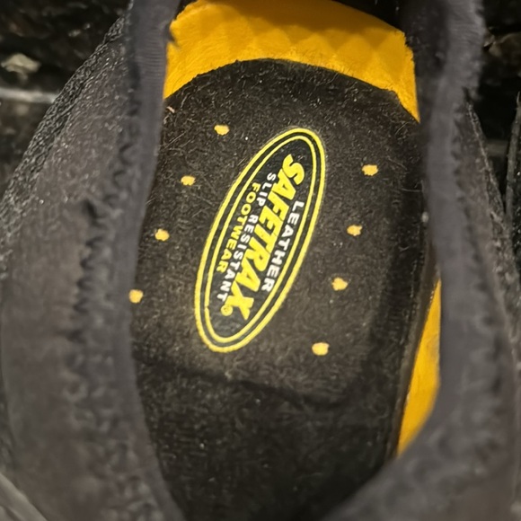 Safetrax Anti-Slip shoes - Picture 2 of 4